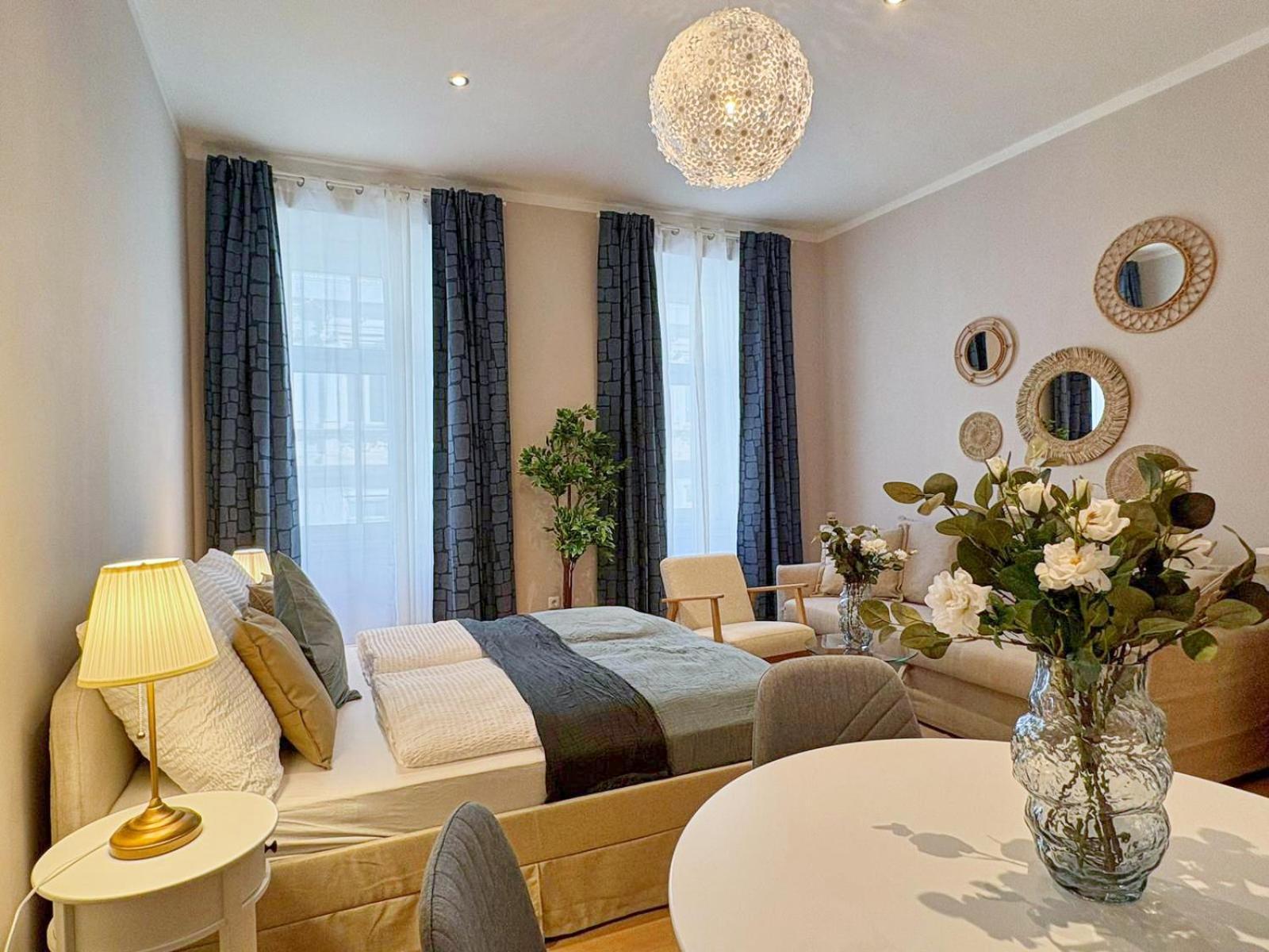 Spacious And Near Metro I Close To Parks I Akh Appartement Wenen Buitenkant foto