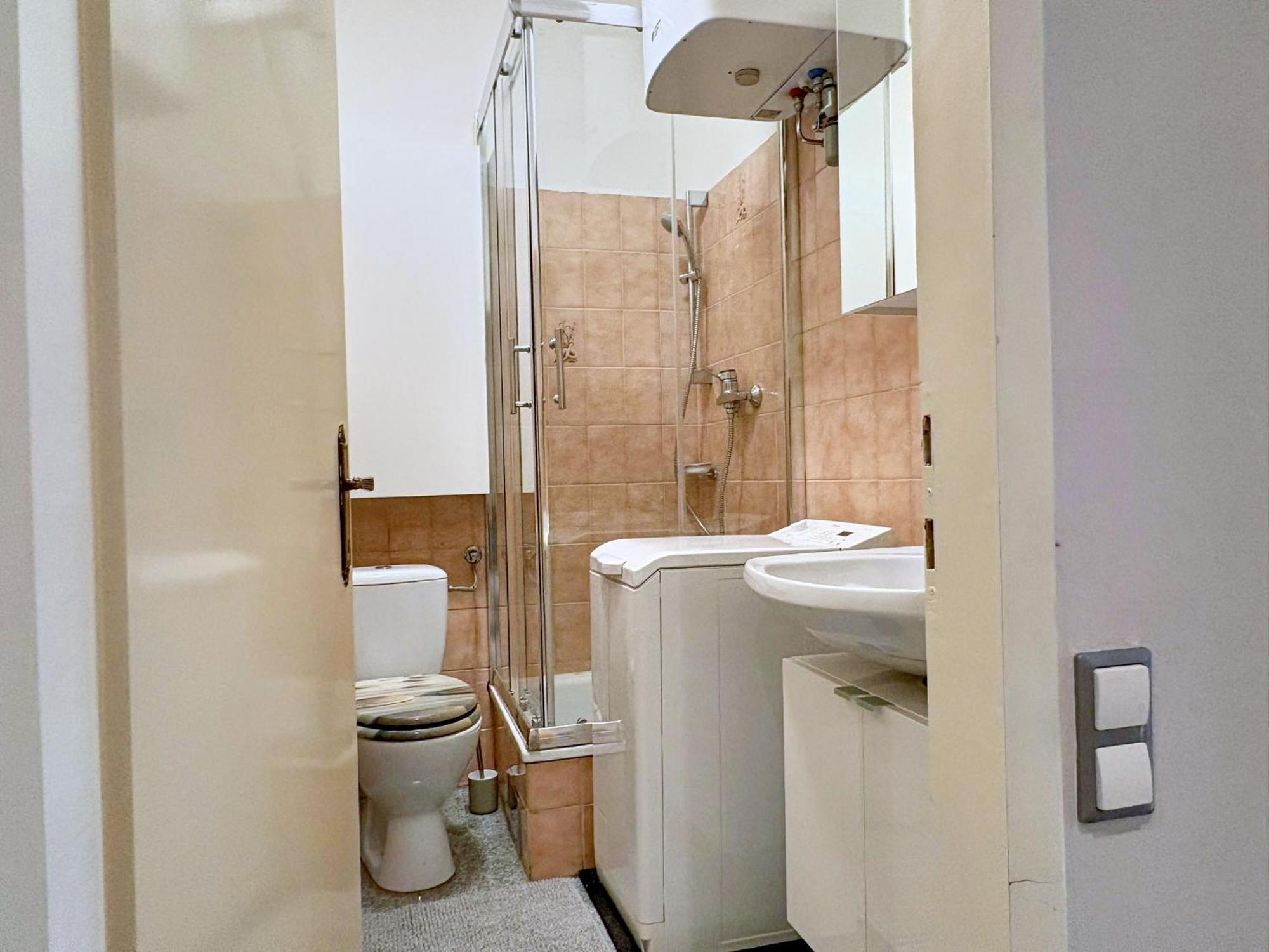 Spacious And Near Metro I Close To Parks I Akh Appartement Wenen Buitenkant foto